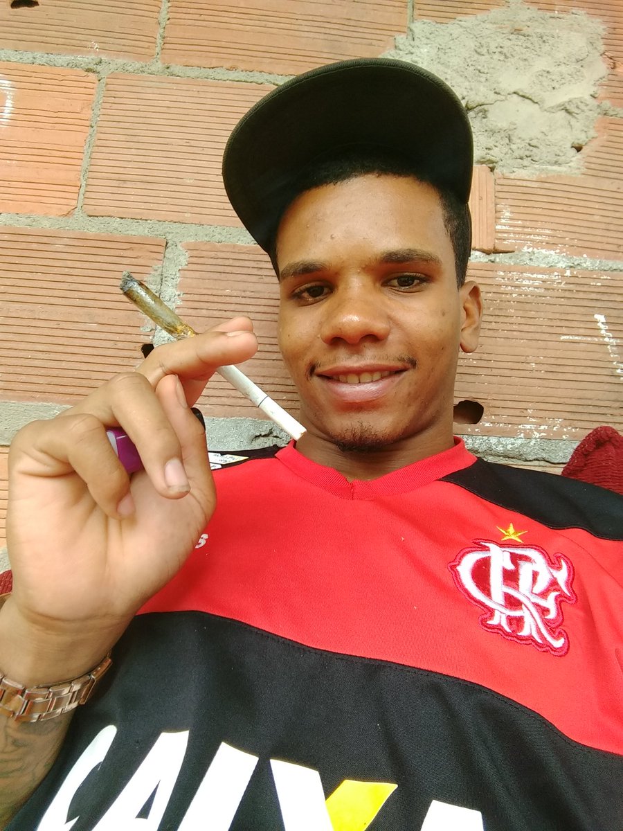 Pjl2C's tweet photo. Humildade Eh Lixo Maiis Sem Rende Pra Ninguém ✌🏾🚩 https://t.co/9asLyFG0SA
