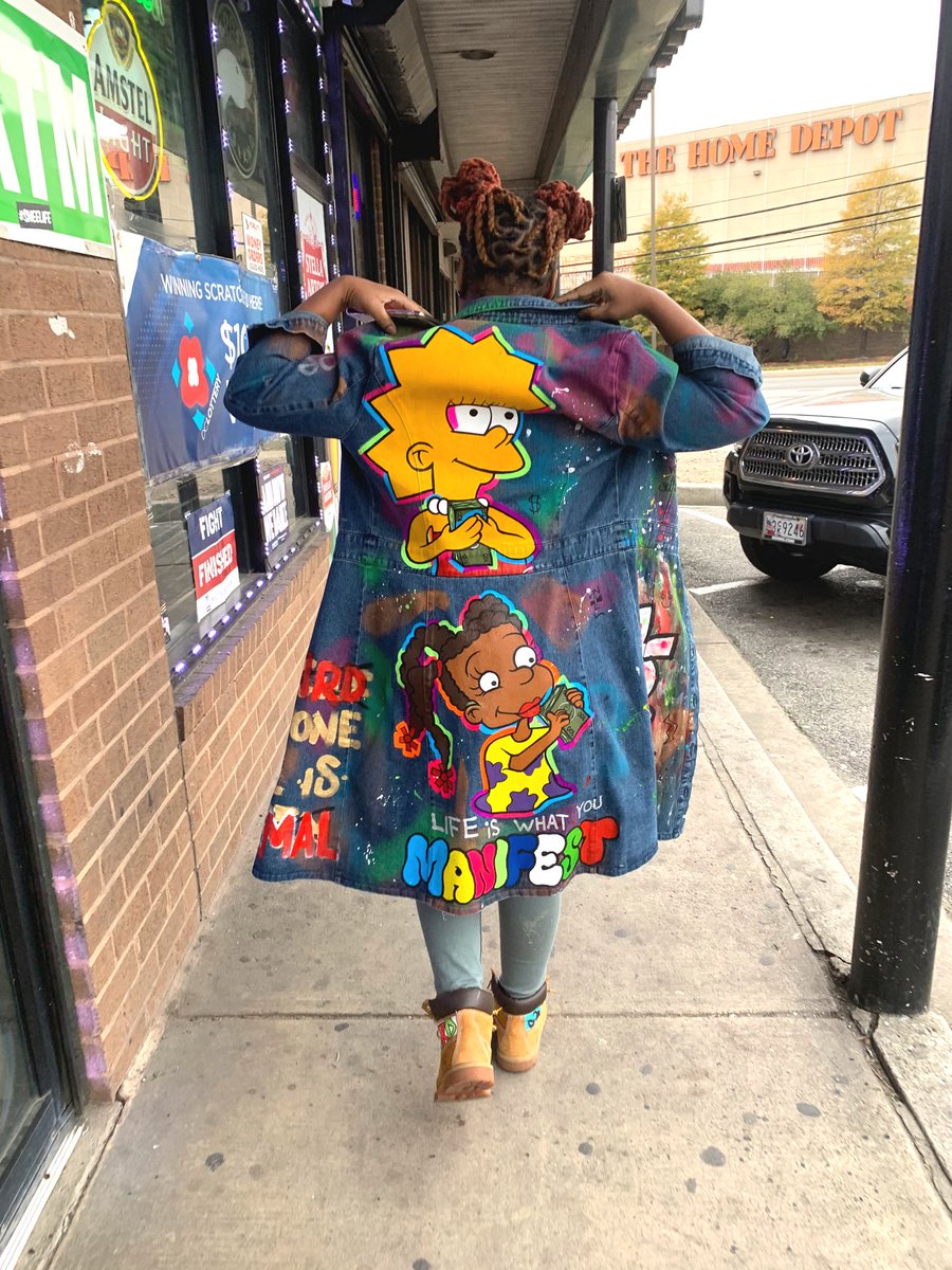 weirdartsociety's tweet photo. Fix Your Collar Before You Enter
Now, What’s Life...?
• Life Is What You Make It 🚫
• Life Is What You Manifest ✅
#LawOfAttraction #Manifest #LisaSimpson #SusieCarmichael #VibrateHigher #FashionArt #Graffiti #StyleBlogger #CustomTimbs #Locs #Model https://t.co/xo6uhYjuFK