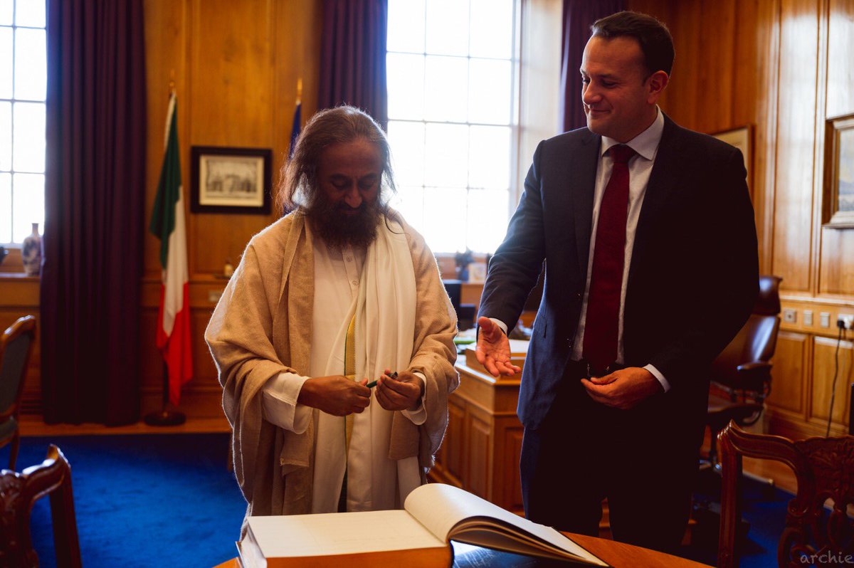 Gurudev's tweet photo. Met the honorable Prime Minister of Ireland, @LeoVaradkar and discussed with him various projects that @ArtofLiving can undertake in the country. https://t.co/DsfpEK9Lzs