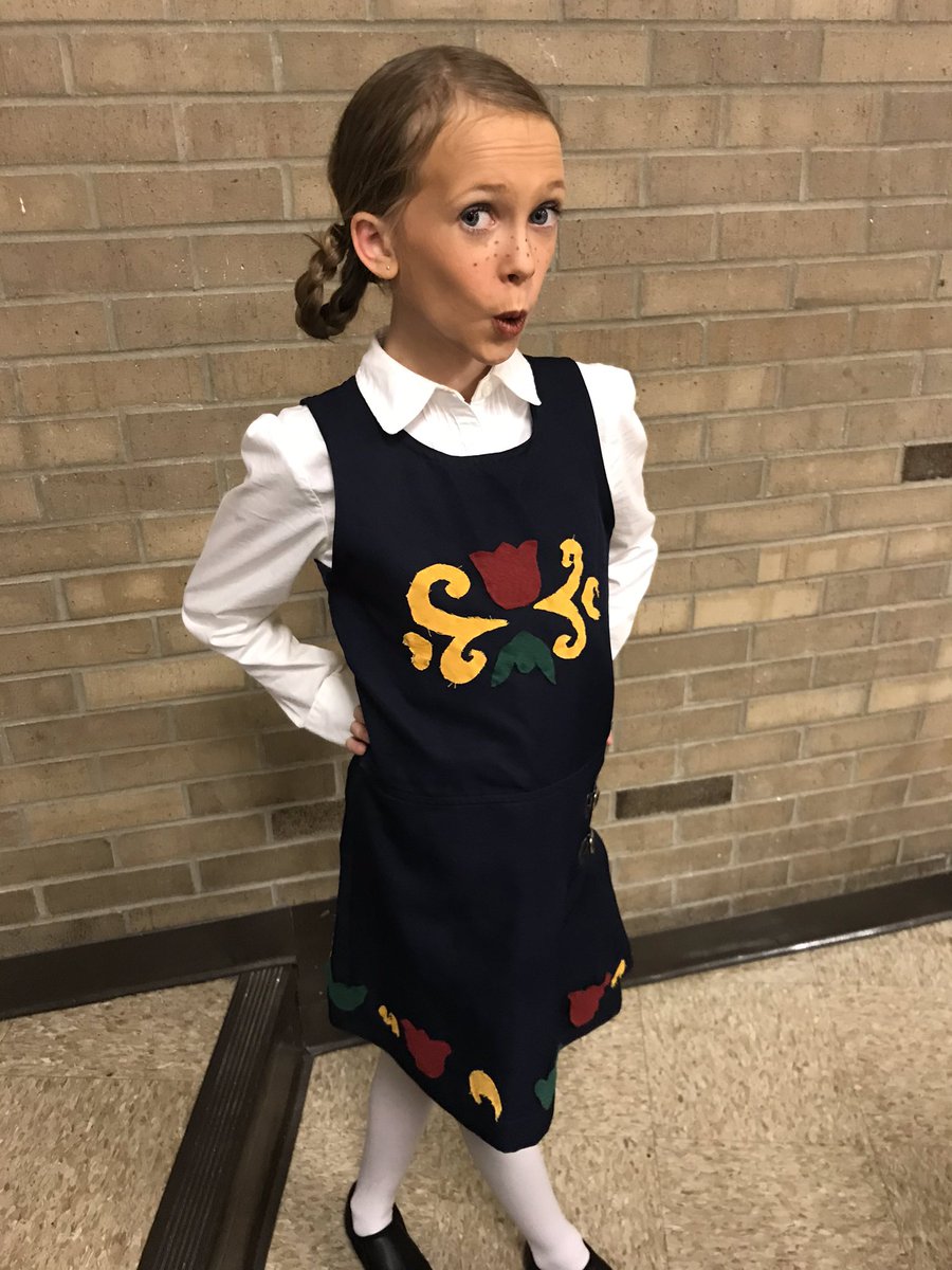 Thequeenoffree's tweet photo. Yoooohooo are you coming to @CGFinearts #FrozenJr this week? Tickets: https://t.co/lb2HR9HsbG #LifeWithZoe #OakenFamily https://t.co/rI5SA0rL4E