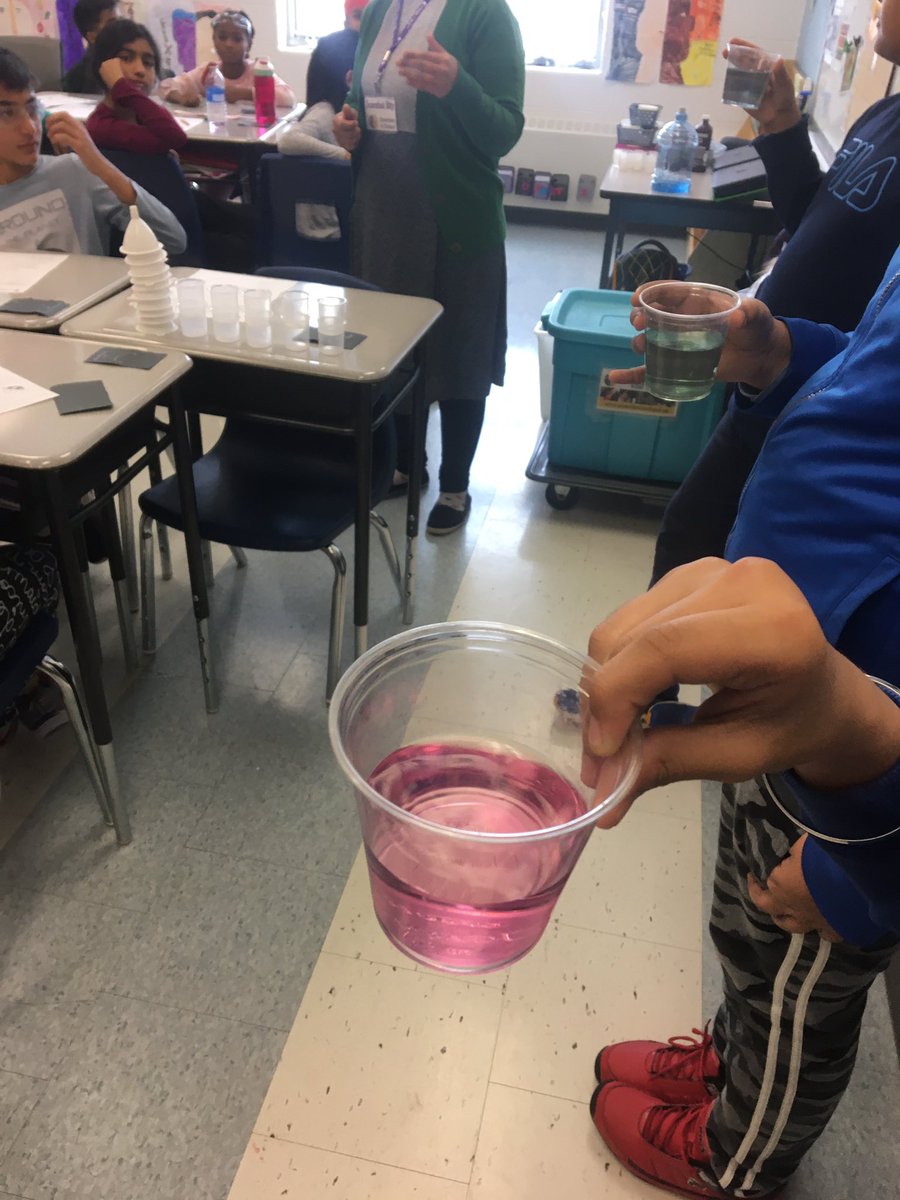 MsTMackintosh's tweet photo. Hands-on Science today with Scientist in the School! #learningaboutmatter @TribuneDrive https://t.co/J82XA2xVTA