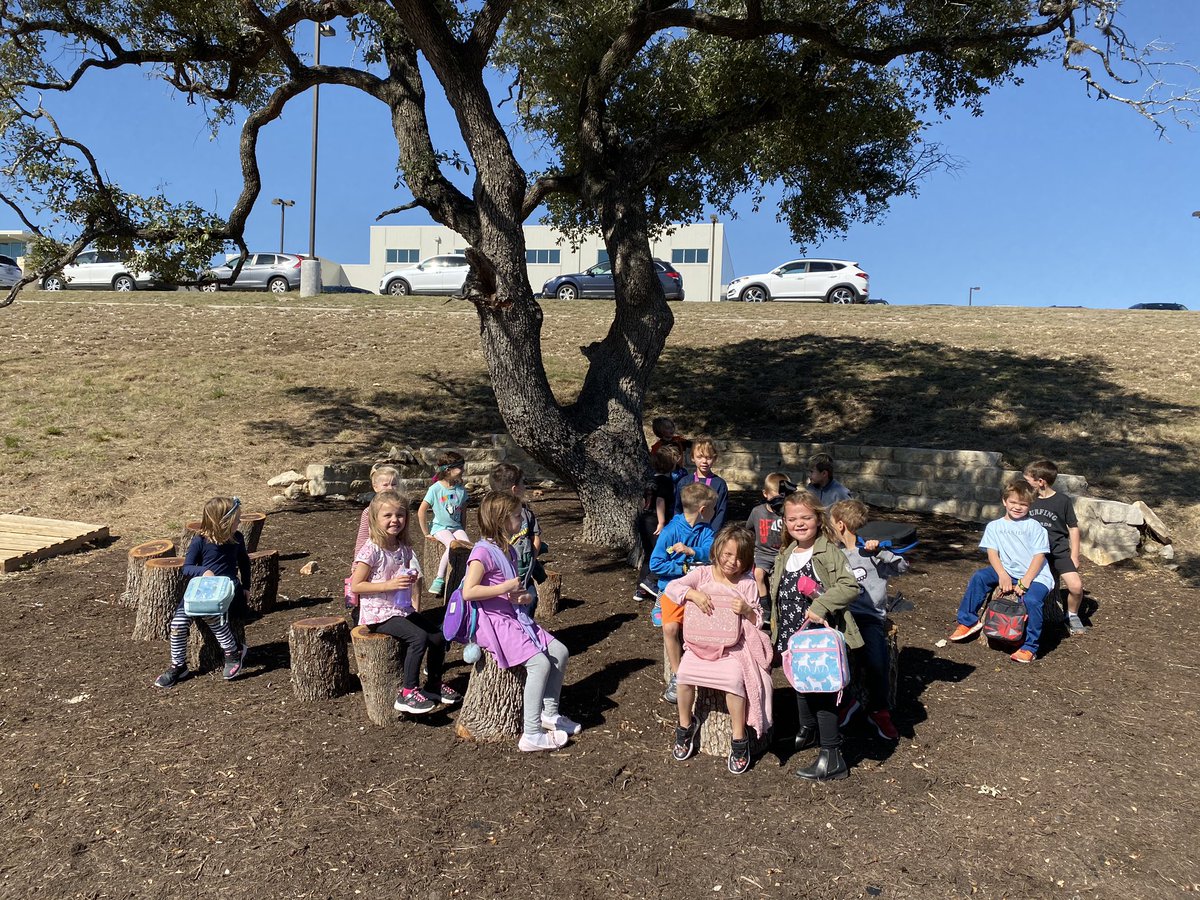 mrsbluscrew's tweet photo. Spent our #ssesmoveitmondays exploring the nature trail and new outdoor classroom! ☀️🏃‍♀️🏃‍♂️ https://t.co/d7Awk7AD9G