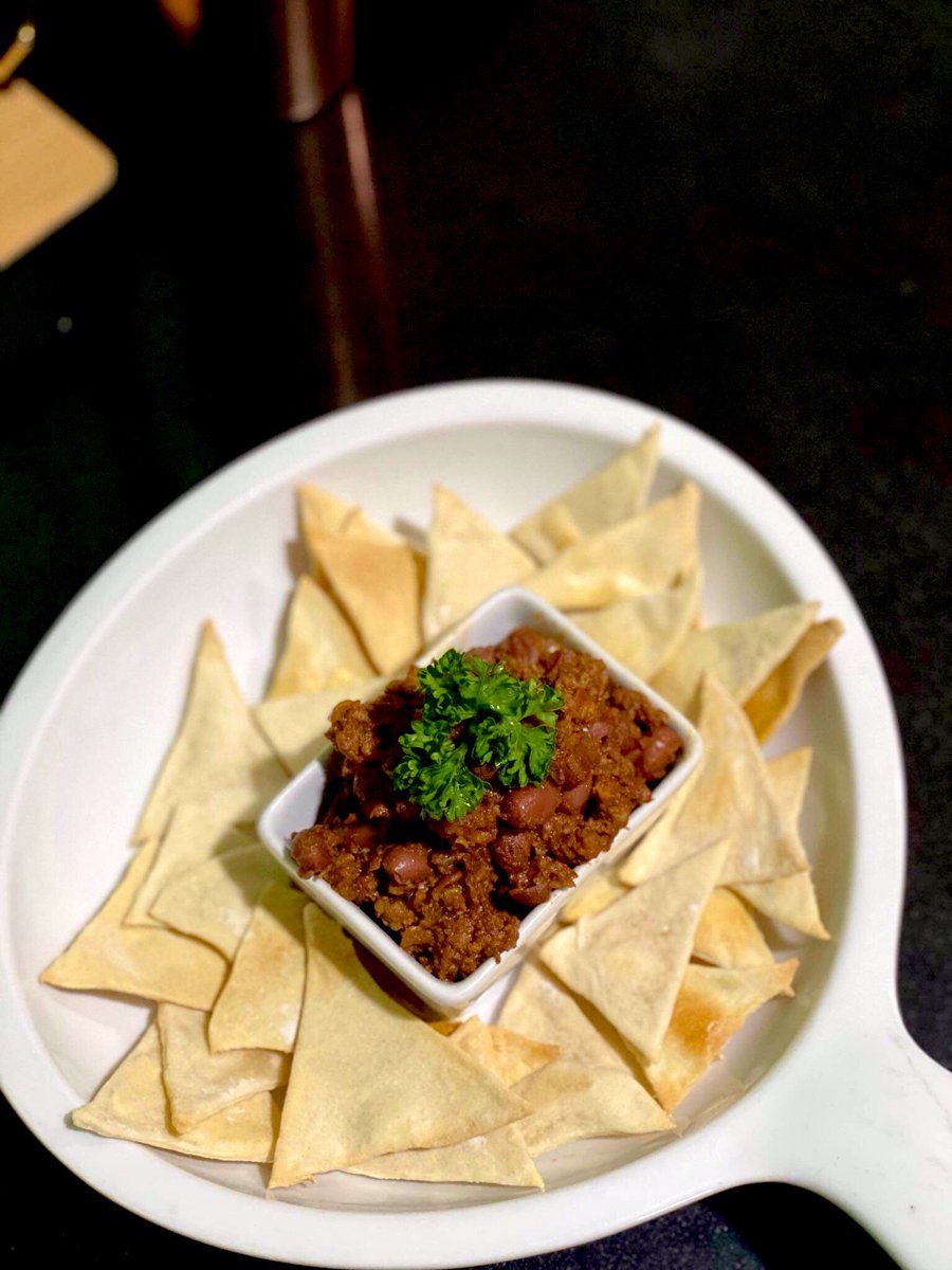 culinarybacolod's tweet photo. Advanced Cookery Class Batch X - Legumes: 

✅ Falafel with Hummus Dip 
✅ Chili Con Carne

#Falafel
#Hummus
#ChiliConCarne
....
#bacarocks
#BacolodAcademyForCulinaryArts
#culinaryschool
#studentplate
#culinaryarts https://t.co/AgiZZb047o