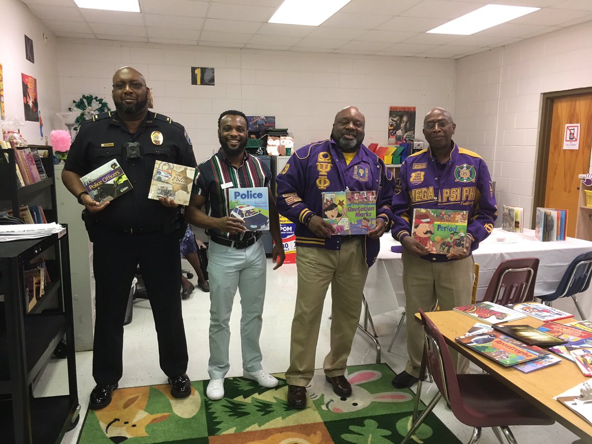 SOHLowScouts's tweet photo. Today we kicked off Literacy Week with REAL MEN that READ!! π Thank you to our volunteers for promoting LITERACY with our Scholars and motivating them to do their best on the MAP test. #OperationBeacon.. #WeareWISE..#ScholarsREAD. π¦ π https://t.co/2UAoapBN26