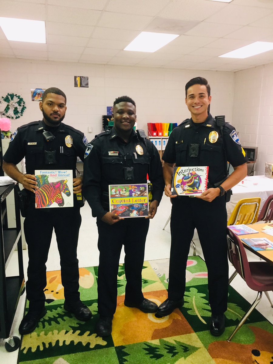 SOHLowScouts's tweet photo. Today we kicked off Literacy Week with REAL MEN that READ!! π Thank you to our volunteers for promoting LITERACY with our Scholars and motivating them to do their best on the MAP test. #OperationBeacon.. #WeareWISE..#ScholarsREAD. π¦ π https://t.co/2UAoapBN26
