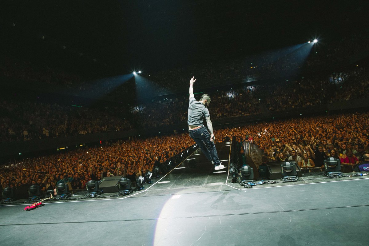 maroon5's tweet photo. More to come....Stay tuned #MemoriesTour https://t.co/IjKBcMQ4LZ