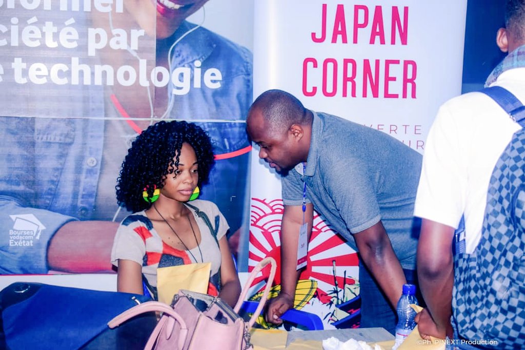 MuendaRachel's tweet photo. Devfest Kinshasa 2019. Le nombre des femmes accroît au sein de la communauté GDG Kinshasa. La Kinoise a sa place de le monde informatique et technologique.
#GDGkinshasa
#DevFest19 
#Decfestkinshasa
#Womantechmaker https://t.co/Paml2H0EUm