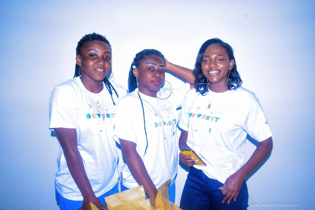 MuendaRachel's tweet photo. Devfest Kinshasa 2019. Le nombre des femmes accroît au sein de la communauté GDG Kinshasa. La Kinoise a sa place de le monde informatique et technologique.
#GDGkinshasa
#DevFest19 
#Decfestkinshasa
#Womantechmaker https://t.co/Paml2H0EUm