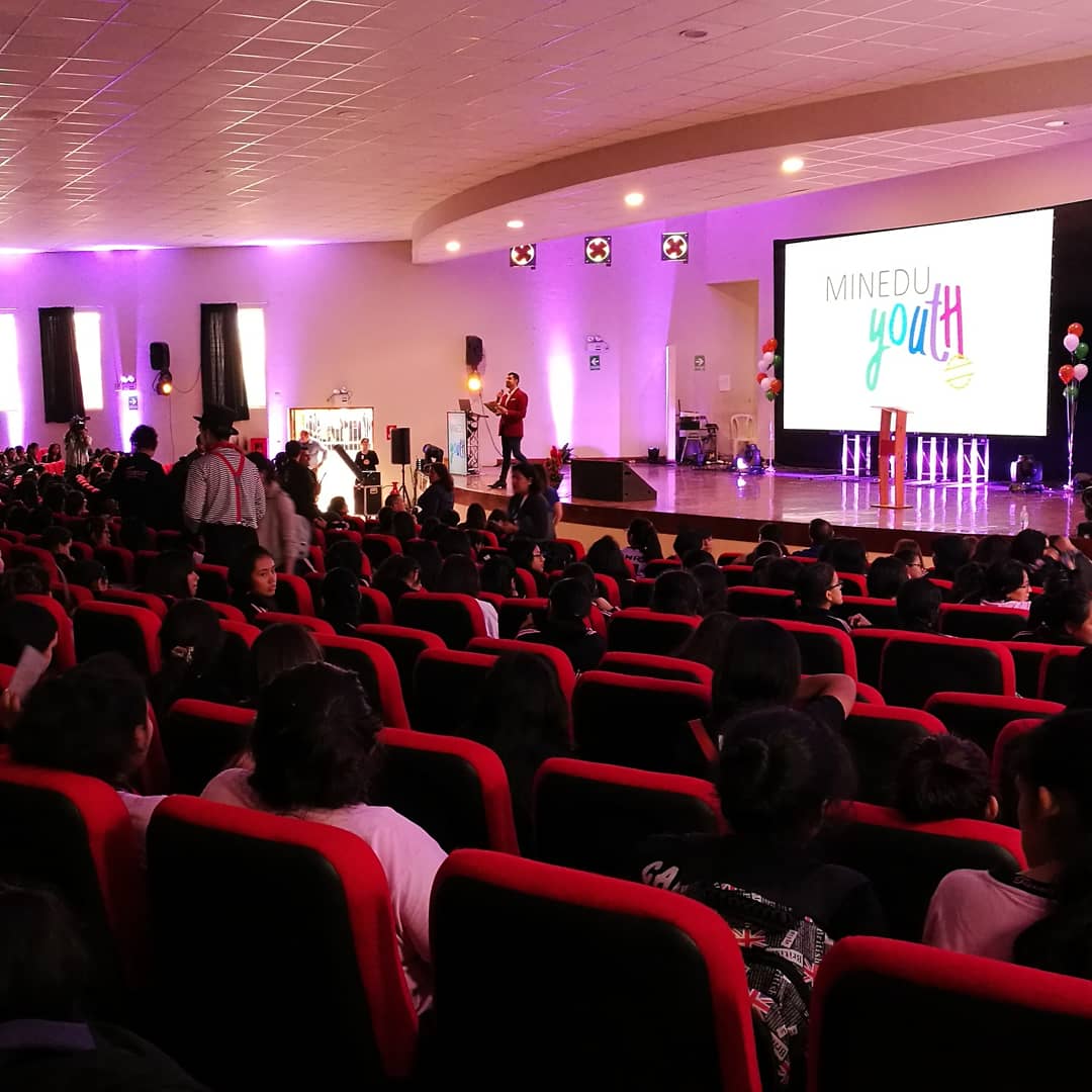 CodeHuntersLab's tweet image. #MineduYouth 2019 🤖🎉
Integrantes del team @CodeHuntersLab participaron como talleristas en el evento organizado por @JA_Peru, @Cisco_LA y el @MineduPeru con el objetivo de inspirar y empoderar en tecnología y emprendimiento a más de 500 niñas y adolescentes 👩🏻💻🌎🚀