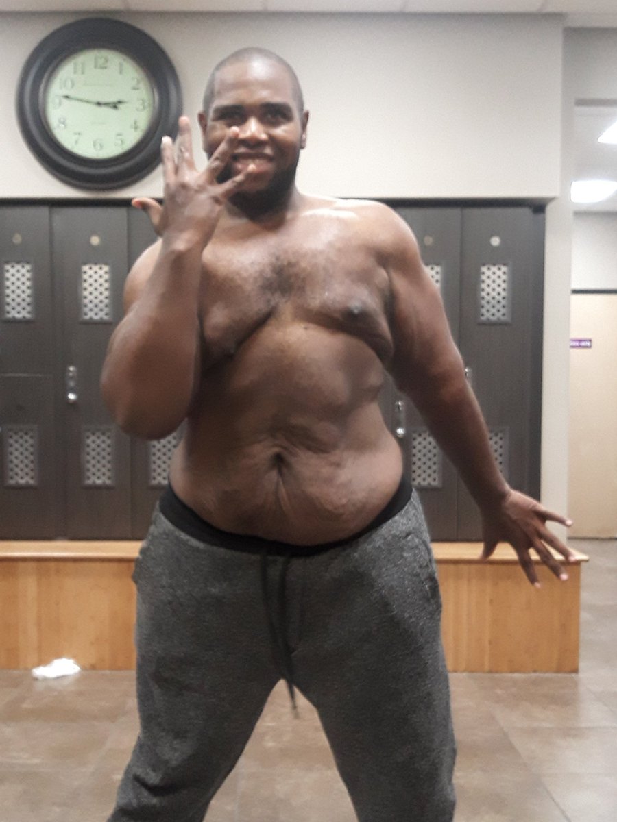 Feels so great to be back in here! The Great Turkey War is almost here and I'm close to being ready!#gainz #gains #greatturkeywar #shirtsoffgang #plusultra #gymtime #weightlossjourney #weightloss #weightlossmotivation #workoutmotivation #fitnessmotivation #fitness #Motivation