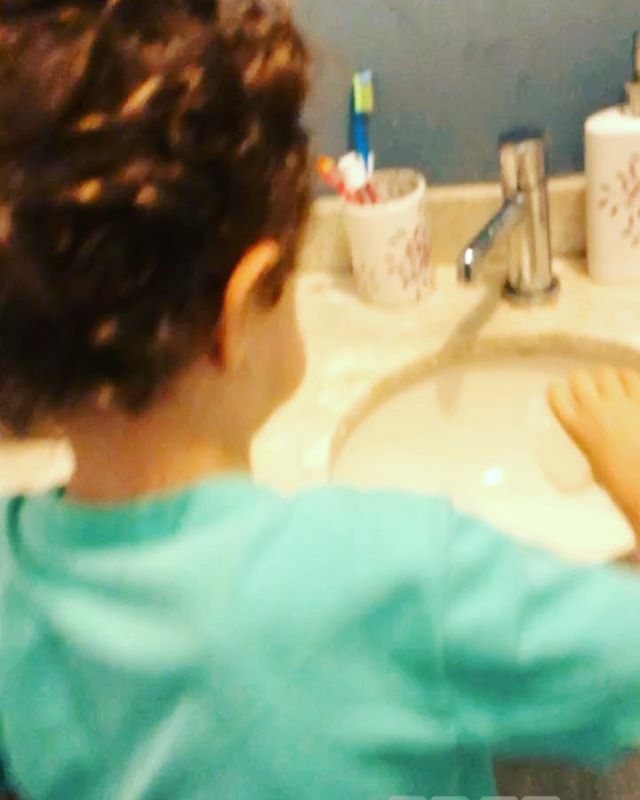 macetesdemae's tweet photo. #quemsempre nessa maravilhosa situação???? Bem na hora de sair ele vai lá e... 🙄🤦‍♀️ #sómudadeendereço #vidademae #maededois #nãodápraelogiar #maedemenino https://t.co/CBZYmDrXVL https://t.co/du8AS9j2eC
