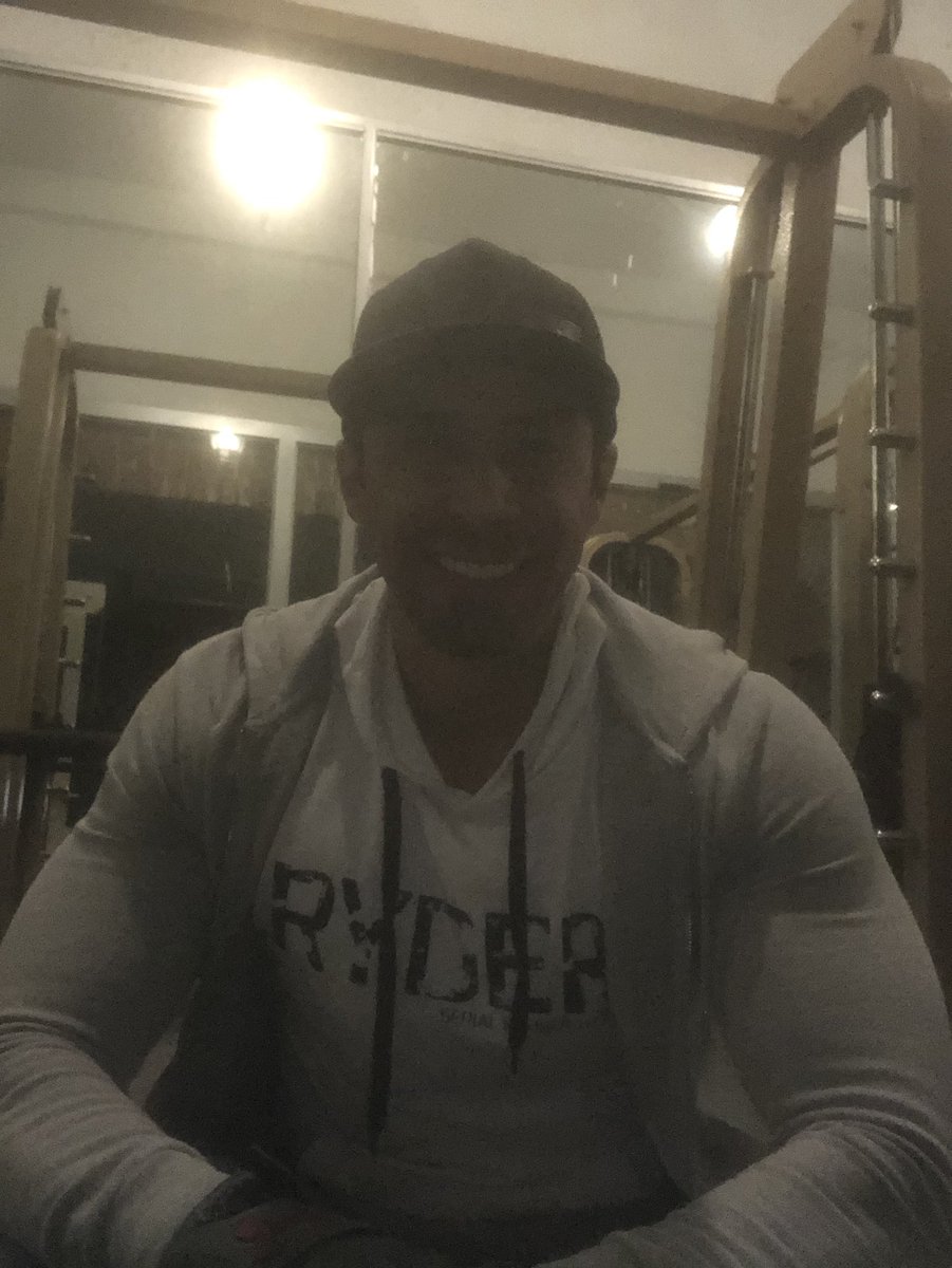 Va a tardar pero se va a dar, lo sé. #gym #gymmotivation #gymtime #fitness #fitnessmotivation #fitnesslife #domingo #vida #vidasana #productormusical #gblioficial
