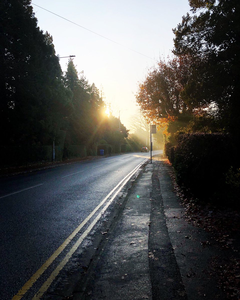 AndreaAndrews21's tweet photo. Early morning walk into Bramhall...the prettiest of sunbeams on a gorgeous autumnal morning. #bramhall #cheshire #walk #sumbeams #bustop #autumn #leaves #goldenbrown #simplethingsarebeautiful โ๏ธ๐ณ๐ฒ๐๐ https://t.co/vez3ZaUd31