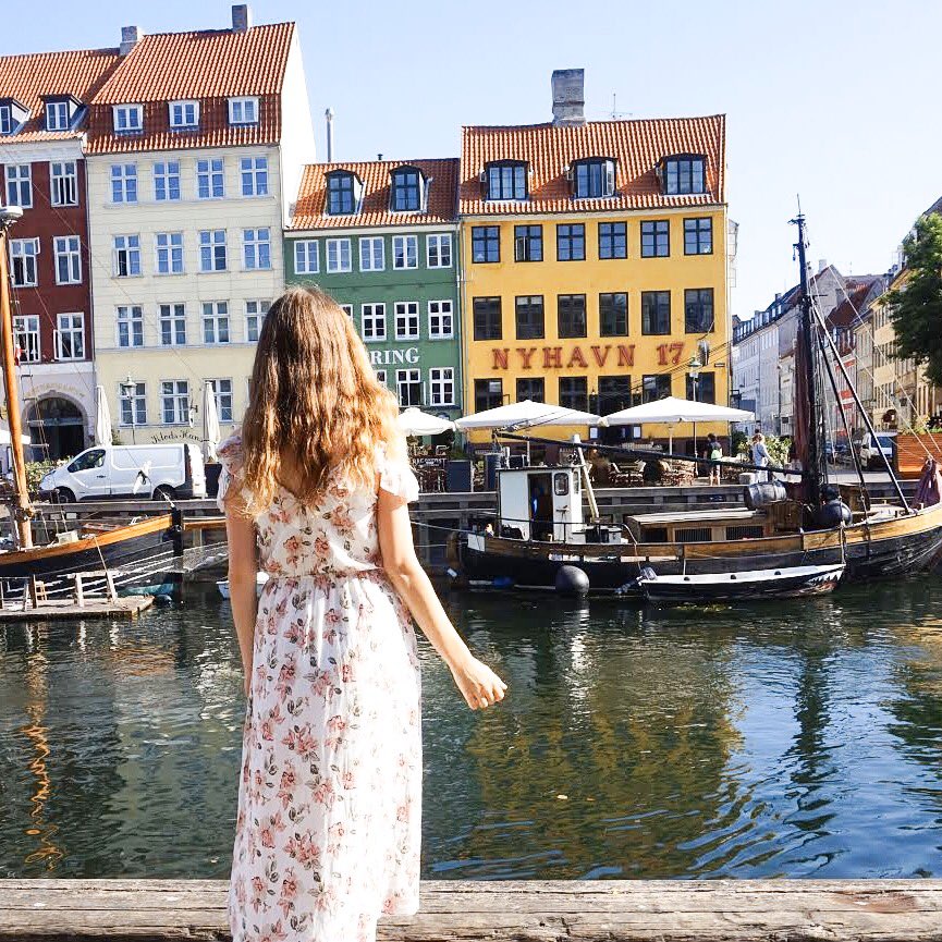 #Nyhavn is one of the most (if not the most) popular spots in Copenhagen, and for good reason! The colourful buildings along the canal are so beautiful!😍😍
instagram.com/p/B5BSpvnhC2k/…
#traveltribe #theclqrt #inspiretowander