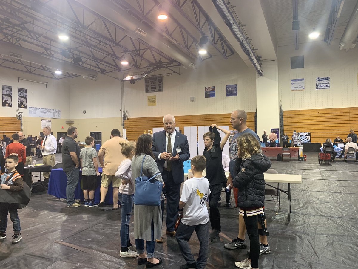 Superintendent <a href="/KurtSBrowning/">Kurt S Browning</a> sharing choice options in <a href="/pascoschools/">Pasco County Schools</a> with our families. #LeadershipGuide