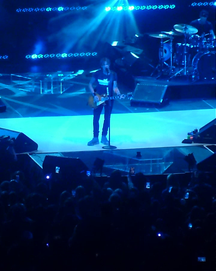 QOTDCT's tweet photo. #RecentConcerts:
@KeithUrban @MoheganSun, 11/17/2019,
for the #ConcertForRecovery / #CTRecovers
[Part One] https://t.co/tFMOJUbD22