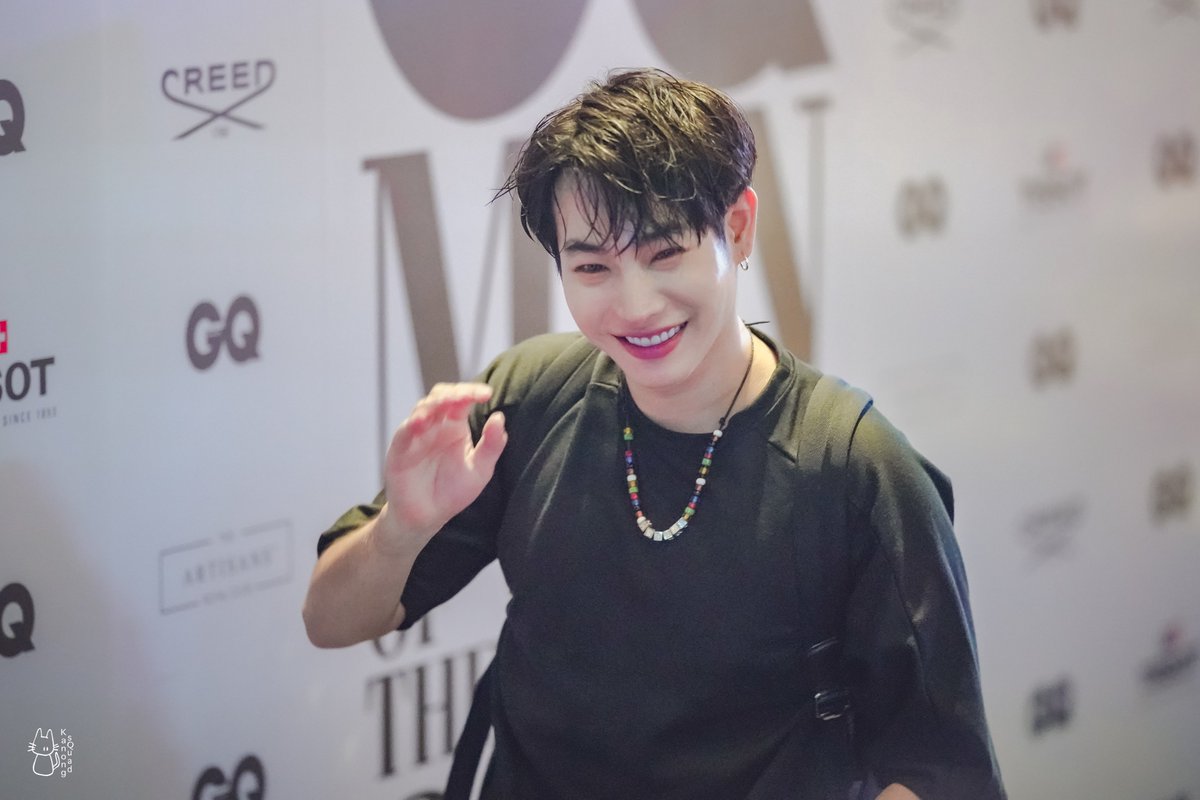 kanongsquad's tweet photo. รีบทำรูปให้เสร็จก่อนเอาคอมไปเข้าศูนย์เย็นนี้ 😆

#เป๊กผลิตโชค
#peckpalitchoke
#knsqgallery
#palitgallery
#GQMOTY2019xที่รัก https://t.co/lJVCg0Pzsr