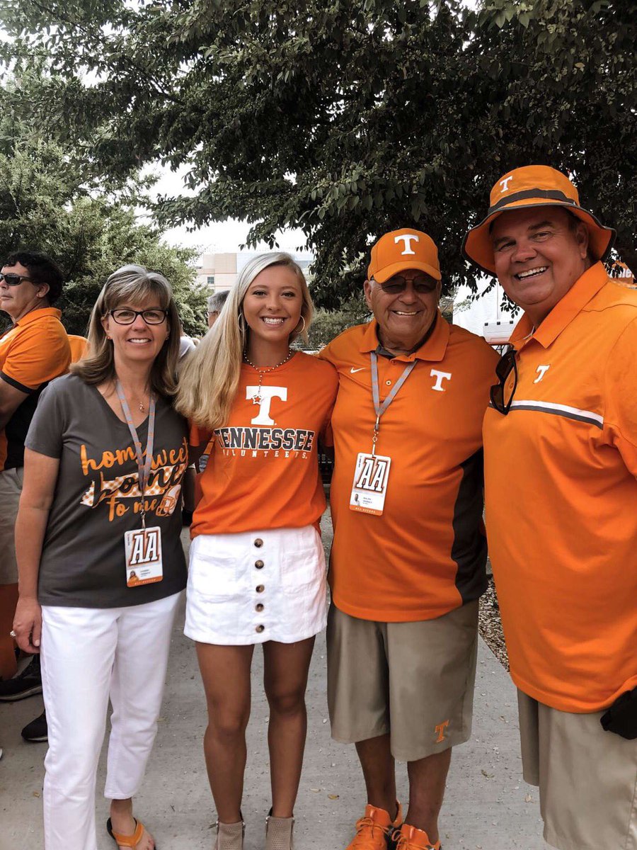 kltaylor18's tweet photo. I am so blessed to announce that I will be furthering my academic and softball career at the University of Tennessee. Thank you to all of my coaches, teammates, and family for helping me achieve all of my goals. Go Vols! 🧡 @KarenWeekly @ECB_biele_heath @ExtraInningSB https://t.co/NHarfGgRkA
