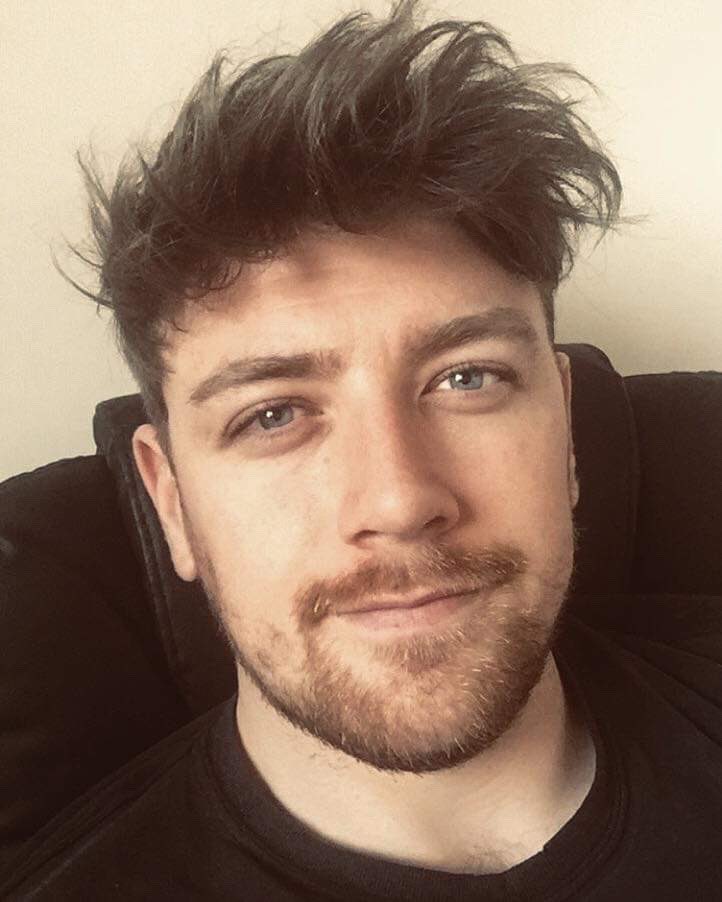 ConnorMallinson's tweet photo. @JxckGeorge Those £10 zip-up hoodies banged though 🤷🏽‍♂️ https://t.co/hMFaGPmydF