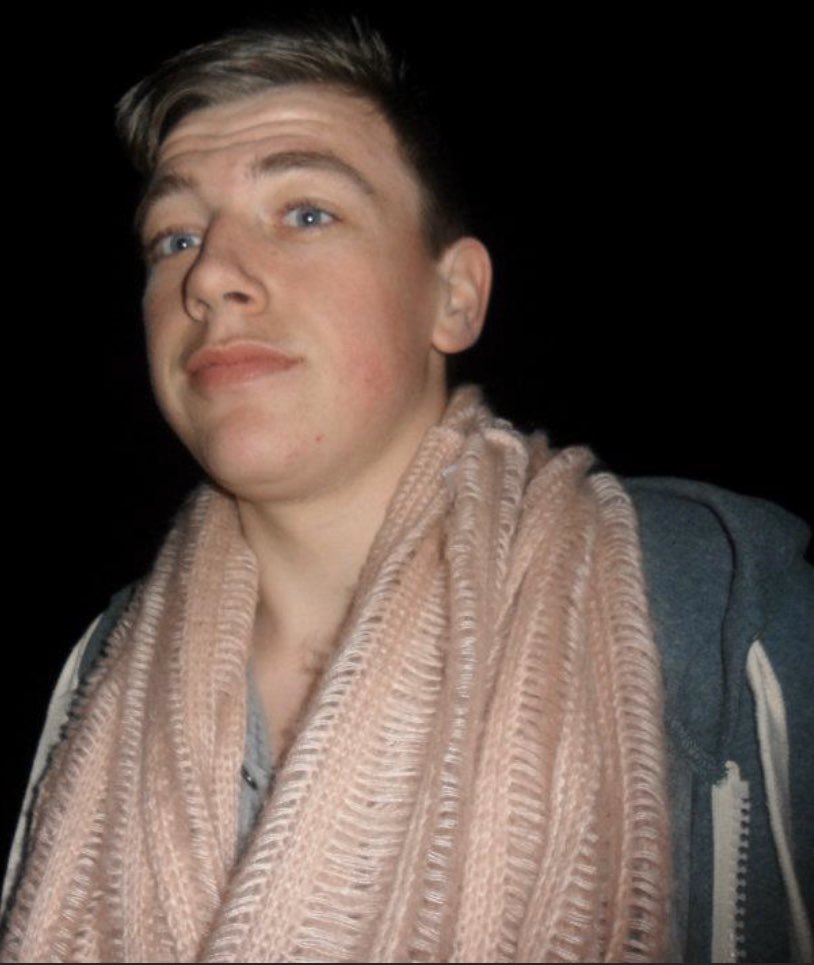 ConnorMallinson's tweet photo. @JxckGeorge Those £10 zip-up hoodies banged though 🤷🏽‍♂️ https://t.co/hMFaGPmydF