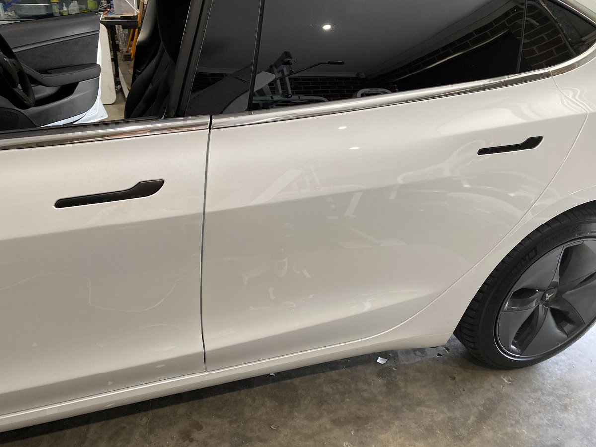 MelbTeslaMatt's tweet photo. The mods continue! #Model3Au #model3mods #chromedelete @thenikolapro
Starting my chrome delete kit today
So far so good ππ» https://t.co/k07xaxUKan