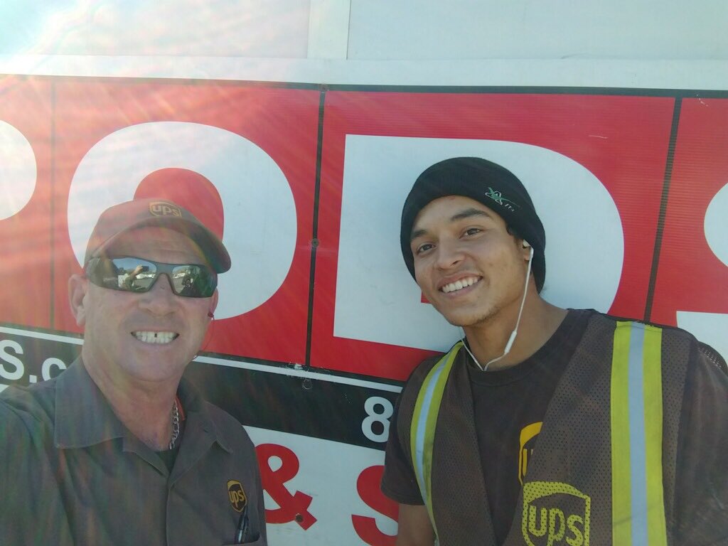 StudioUps's tweet image. Welcome back John to the Studio Team, he is trading in his golf car from last year for an ebike this year. John always has a smile when we see him in the preload during the year and brings it to the road when he is delivering #PVDsmiles #helpersmiles @KellyDeblaere @UPS_SF_safety