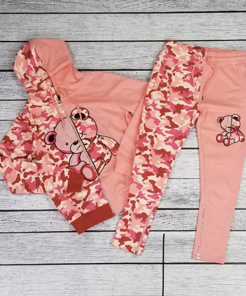 Look at him 🥳🥳 rocking that nib fashion x Men. Fellas come shop for these amazing prices