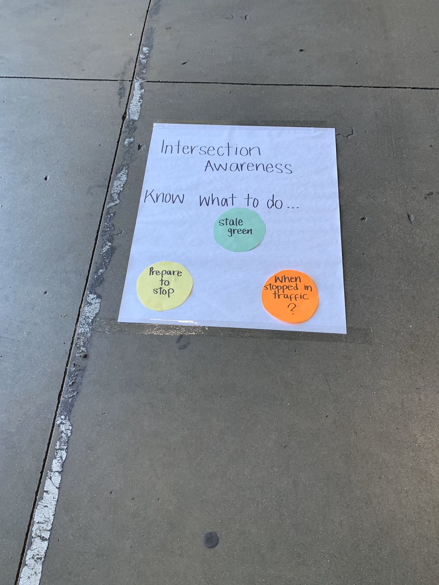 StudioUps's tweet image. Start the week off right at the guard gate with constant reminders for the veterans and training for the new and seasonal drivers. Intersection Safety save lives! @SfecaFeederSfty @UPS_SF_safety @KellyDeblaere