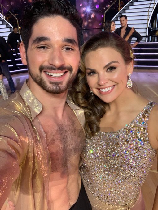 dwts - Hannah Brown - Bachelorette 15 - FAN Forum - Discussion  - Page 24 EJsoMD6W4AEzbY_