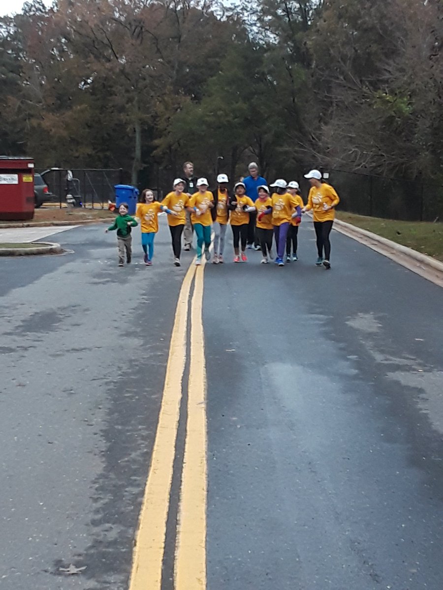 kanteach's tweet photo. What a fun time doing the practice 5K with our Girls on the Run! These girls inspire me! #OneTeamOneMissionOneRockHill https://t.co/kXI2m0SmBD