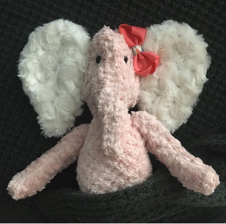 Sensorypets's tweet image. The start of something beautiful...
#stuffedtoyelephant #elephantplush #pinkelephant #handmadeelephant #handmadeelephanttoy #etsyshop #weightedplush #autism #comfortplush