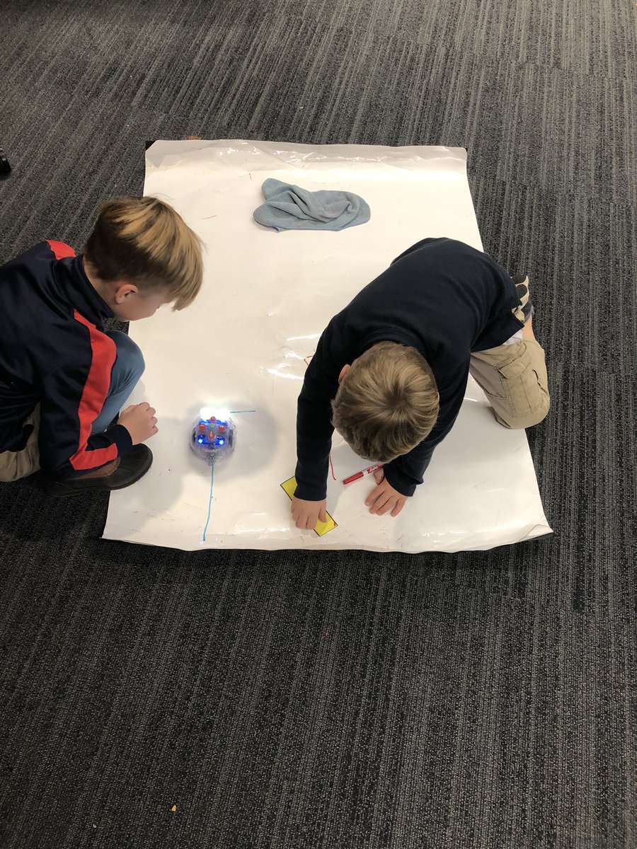 MsBrookeCollins's tweet photo. These first graders had so much fun at the Children’s Museum today! Had the opportunity to hear some read alouds and then work with some robots! @ButlerCOE https://t.co/TDi6H10pon