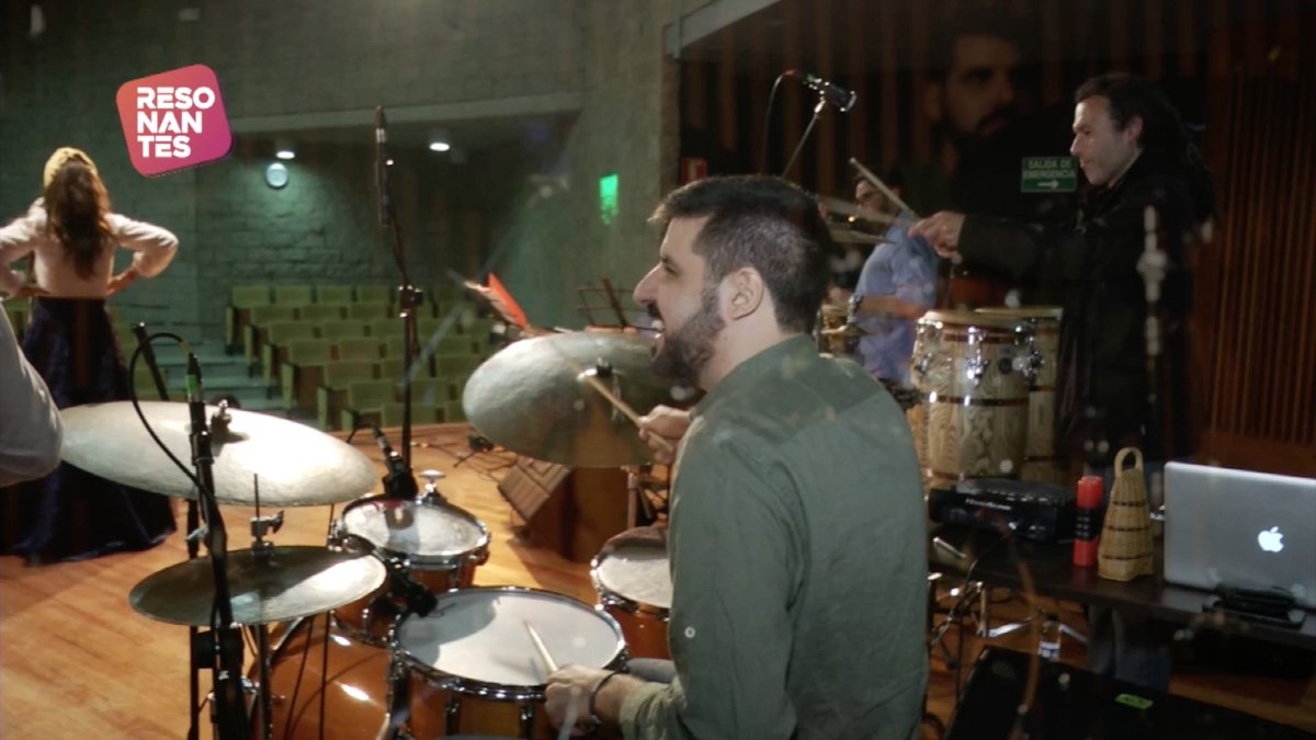 CanalTreceCO's tweet photo. Dos proyectos musicales provenientes de las Islas Canarias, @SimbequeMusic y Puertas al Sur, estuvieron en Colombia hace poco junto a, @miguelmanescau, en #Resonantes hablamos con ellos 💃🎶 

Señal en vivo https://t.co/IJ7mtFDa10 📺🇨🇴 https://t.co/TFy36U1EPg