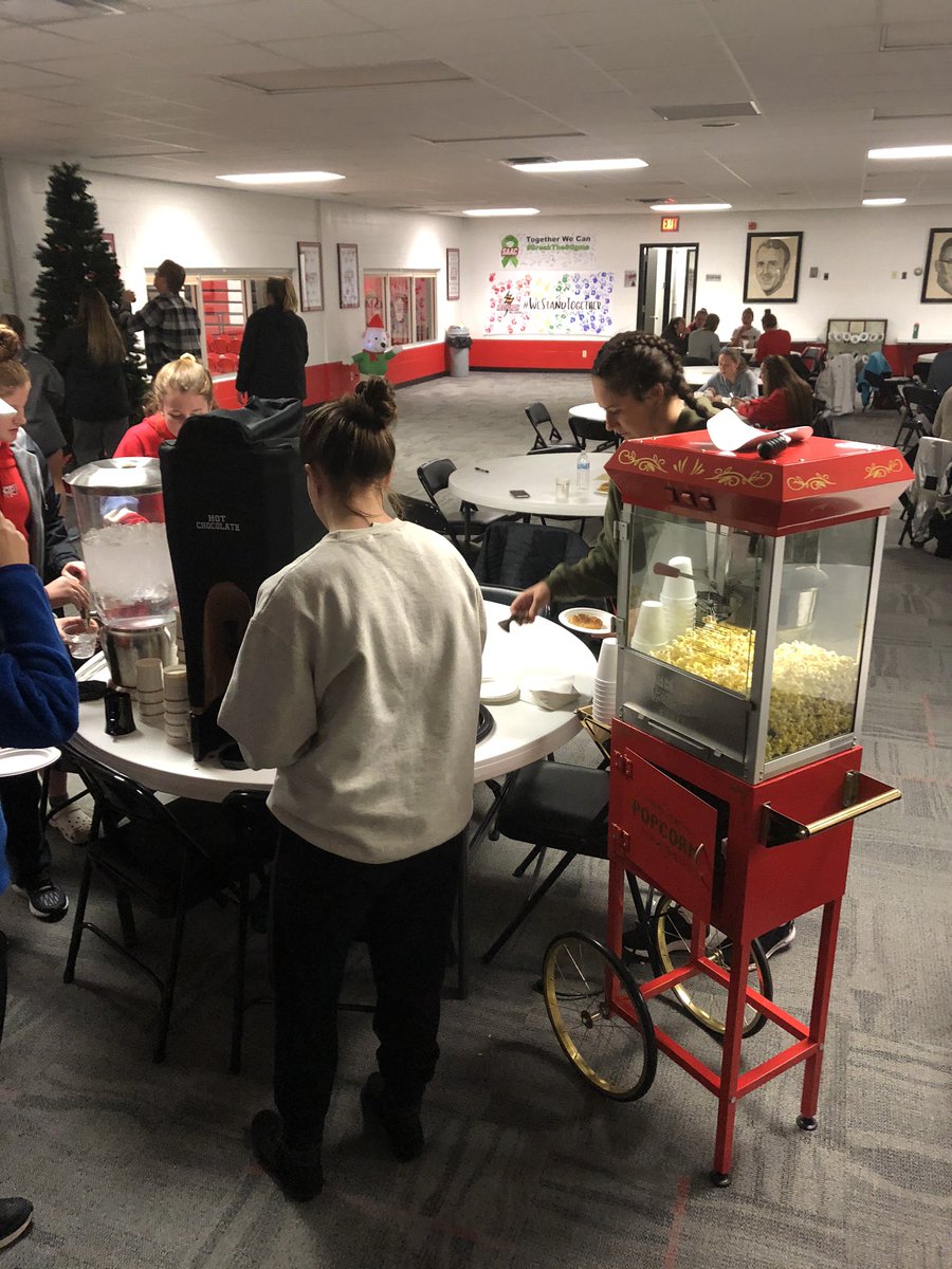 SFU_FLI's tweet photo. Some popcorn, cookies, and hot chocolate before we start talking about our #CoreValues...identifying and defining them! #StudentAthleteLEADERS #comeFLIwithus #Leadership https://t.co/1Qw9oIFQvB