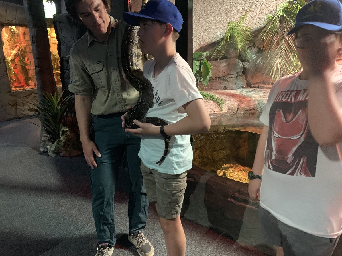 MikaylaLack's tweet photo. 6:45am meeting to head to breakfast. I do love some good eating photos! We’ve also spent big at the AIS and seen plenty of animals at the zoo 🐟🐍 @svctas @JoMesser4 #SVCCanberra2019 https://t.co/53BYnIANp2