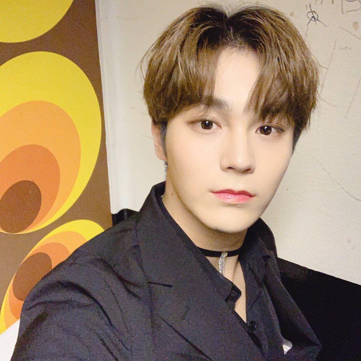 Noir__official's tweet photo. 오랜만에 쭌용이형이랑 찍은 사진
날이 춥다요❄️❄️
#느와르 #NOIR #박력돌 #남신돌 #남윤성 #이러다 #겨울 #오겠어여 https://t.co/EF5flp9ZTS