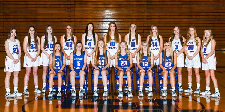 AmeliaKate21's tweet photo. it all starts tmr!!! 6:00 at home, be there🏀🏀 #year3 https://t.co/pVAPQVjje9