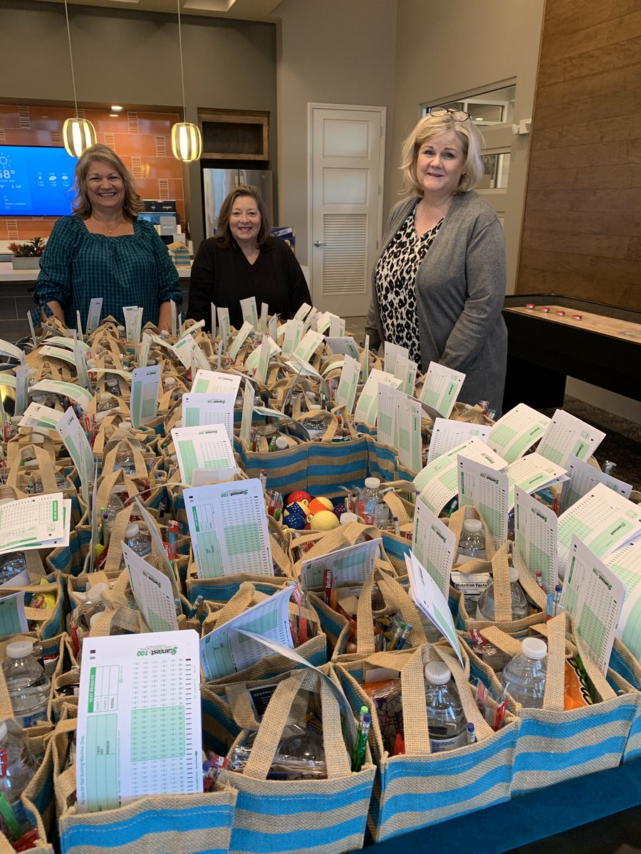 Snacks, scantrons and other goodies were in study bags that the <a href="/ZTAHuntsvilleTx/">HuntsvilleTxZTAAlumnae</a> Alumnae Chapter assembled and delivered to the <a href="/SHSUZETA/">sʜsᴜ ᴢᴛᴀ</a> Chapter this week. Good luck on your upcoming finals!