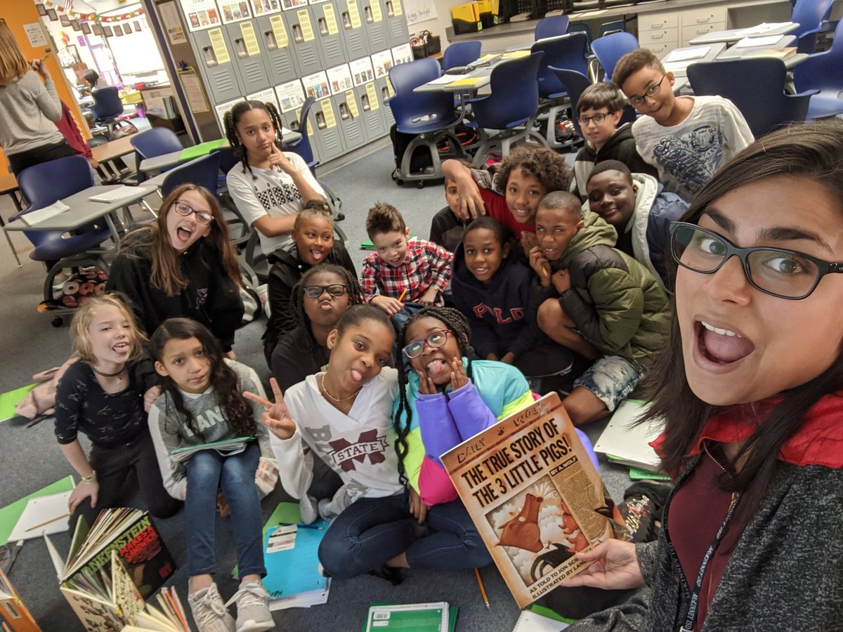 MsKhalid92's tweet photo. Thanks Ms. Manicom for letting me read to your class today! #MalvernReads #malvernliveskind #CaptainRead #mymisd https://t.co/5R94SzZvQd