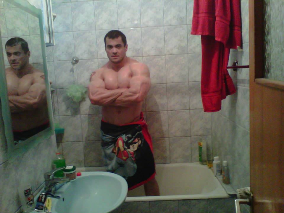 ArmsIron's tweet photo. Follow me on OnlyFans: https://t.co/HuBx7FDUtI for more pics and videos of my HOT muscled body... Only for 4.99$/month!! https://t.co/rqP6VSP9dg