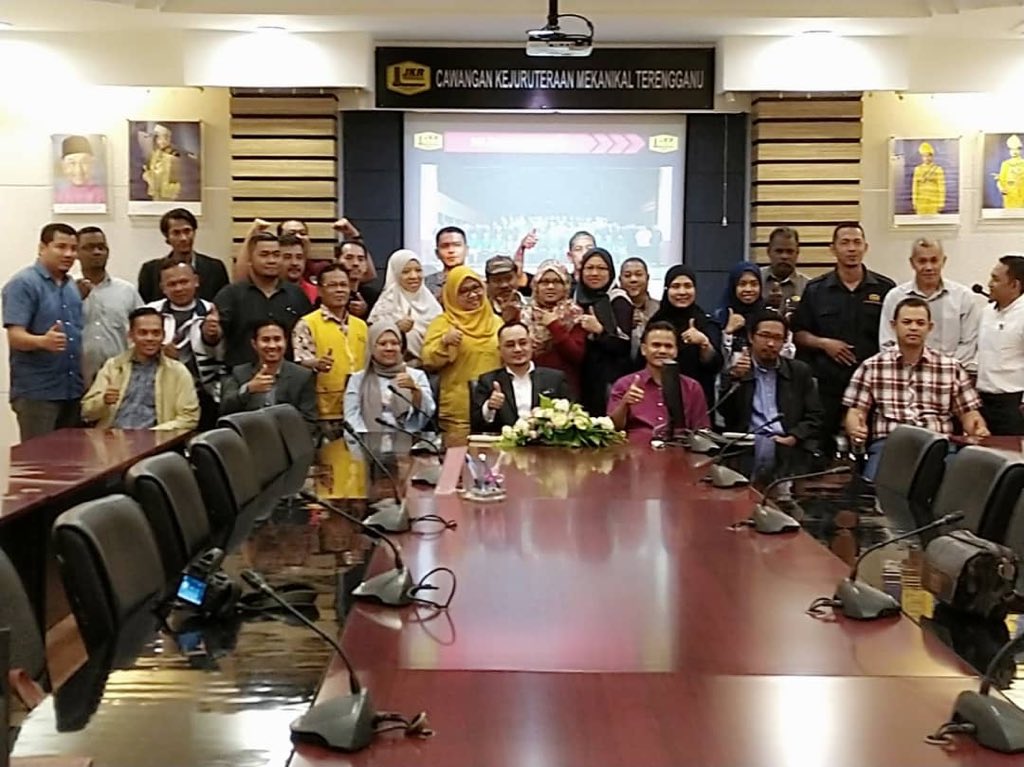 KJMN <a href="/adamsidekgmail1/">Adam Sidek</a> menyambut ketibaan rombongan MBJ JKR Melaka ke CKMNT bg lwtn kerja serta berkongsi pgalaman &amp; pndangan selain mngertkan silaturrahim antara kakitangan. Smoga ap yg dkongsikan mmberi mnfaat kpd smua.

<a href="/yusufghani200/">تذكرة</a> <a href="/razgrid1/">🇲🇾 Razdwan Kasim</a> <a href="/JKRTerengganu/">JKR Terengganu</a> <a href="/JKR_CKM/">JKR CAW. KEJ. MEKANIKAL</a>