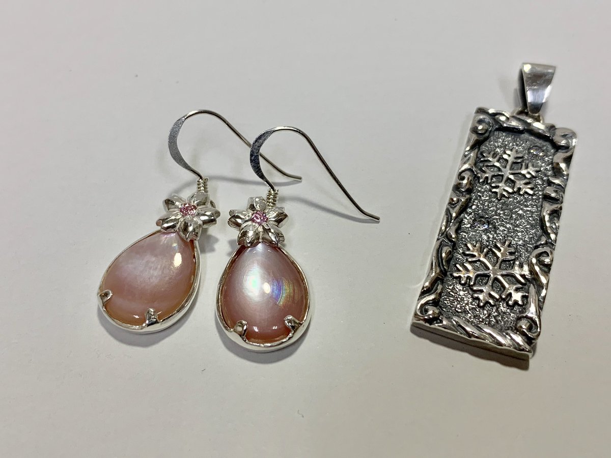 Ginshoku 銀燭 Auf Twitter ご注文の品完成٩ W و 雲と雪の結晶ネックレスと桜貝耳飾り シルバーアクセサリー シルバー アクセサリー Silver Silver925 Silveraccessories ピアス ハンドメイドアクセサリー ハンドクラフト 桜アクセサリー 和柄