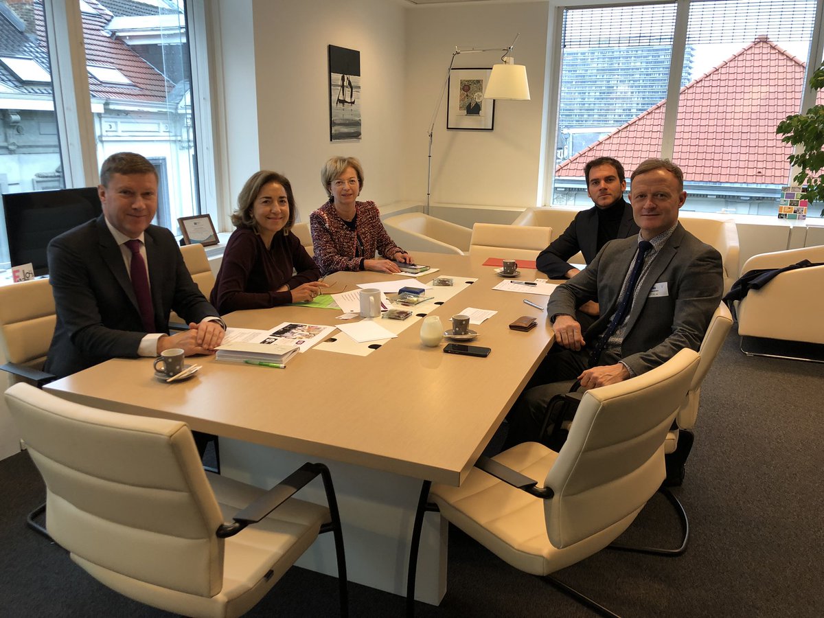 ChristophidouEU's tweet photo. Joint work with @ISFsports &amp; its leader @lpetrynka: because doing more to bring #sport closer to #youth, as a means of #inclusion &amp; #empowerment, is an #ErasmusPlus priority. 

The fabulous project #SheRuns supports girls to #BeActive, to feel empowered, to feel strong &amp; free ! https://t.co/huAy2Rnlsv