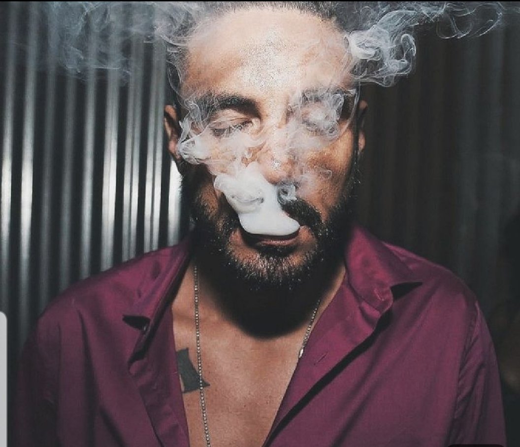 MoruaCom's tweet photo. Absolutely love this pic!! #MCM always ❤❤ #ClaytonCardenas #hesgotallthesmoke #thatchest https://t.co/9vTATIiazE