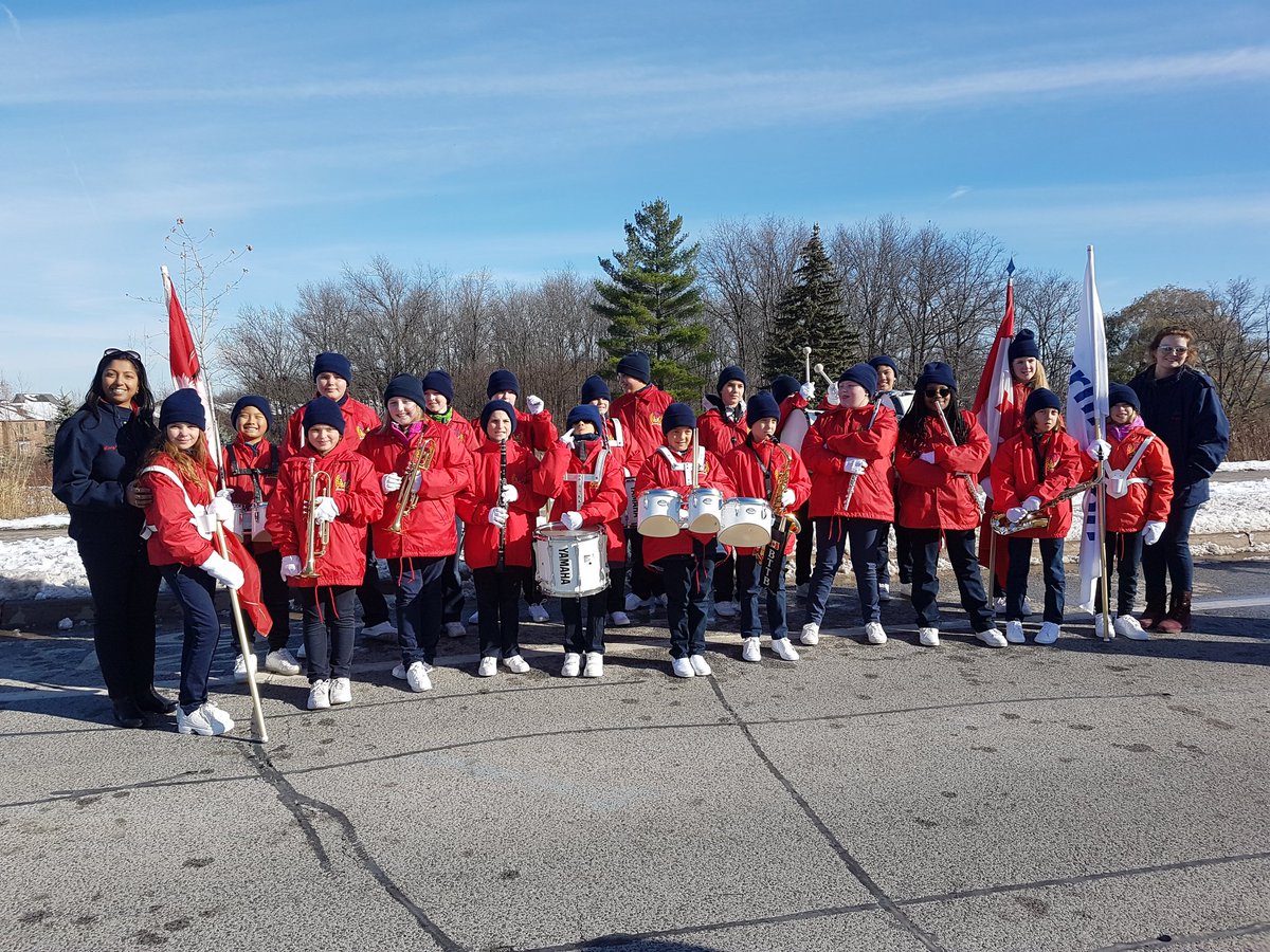<a href="/JuniorRedcoats/">Burl. Jr. Redcoats</a> did a fantastic job braving the winter elements during their first 2 parades of the season!
Catch us this weekend:
Nov. 23 - Burlington Centre, Santa's arrival
Nov. 24 - Streetsville Santa Claus Parade
#pridededicationexcellence #prideofburlington