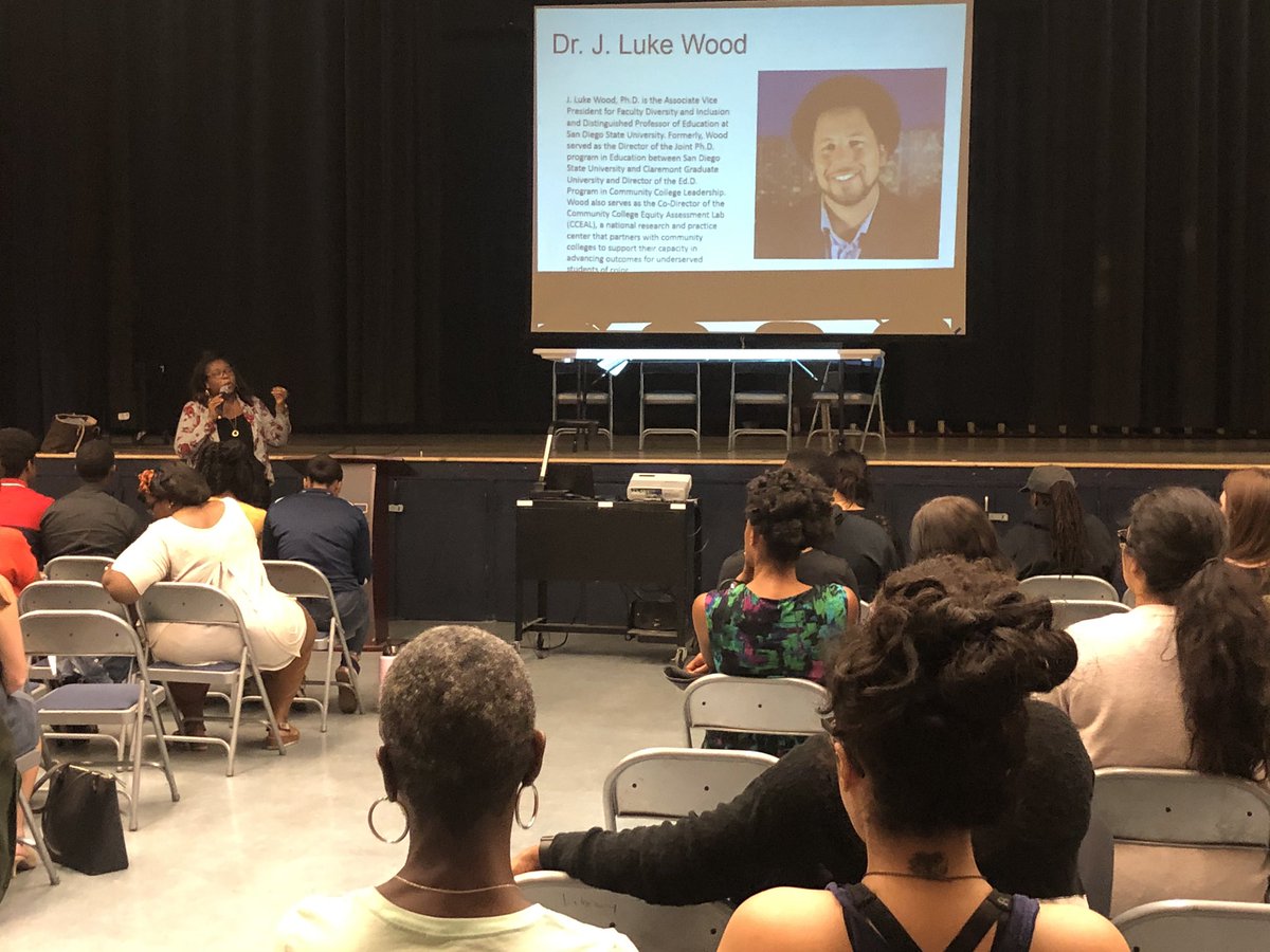 YouthSdusd's tweet photo. This is “Black Minds Matter III!” The students brought the 🔥 to show the adults how to get it done. We are so grateful for our youth leaders-Looking forward to all of the work ahead &amp; around at all of the partners in it with us. @sdschools @IYSSDUSD #BetterSD @DrLukeWood https://t.co/p19OaxphEP
