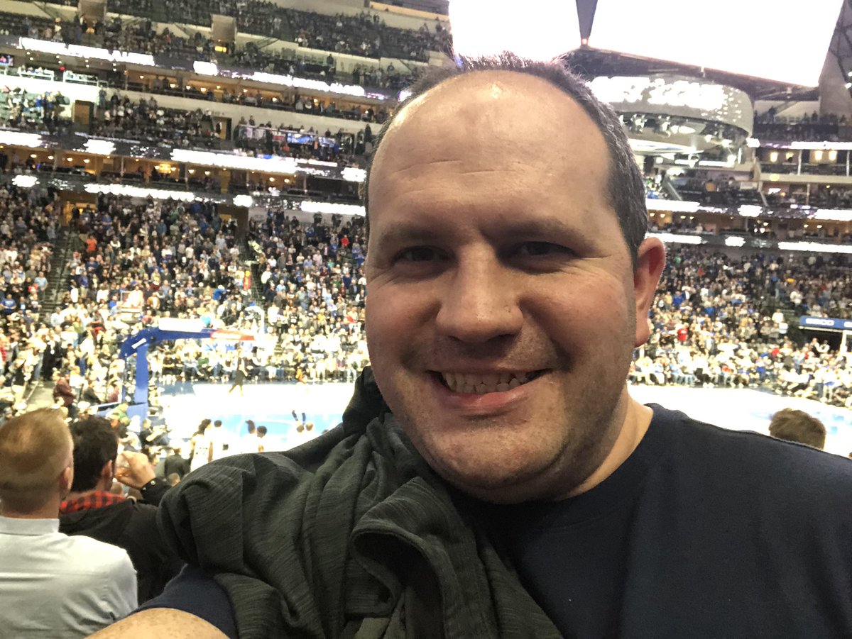 TimCiesco's tweet photo. Mavs win = Happy Tim 😁

#MFFL #SAvsDAL https://t.co/2z67HpDvH8