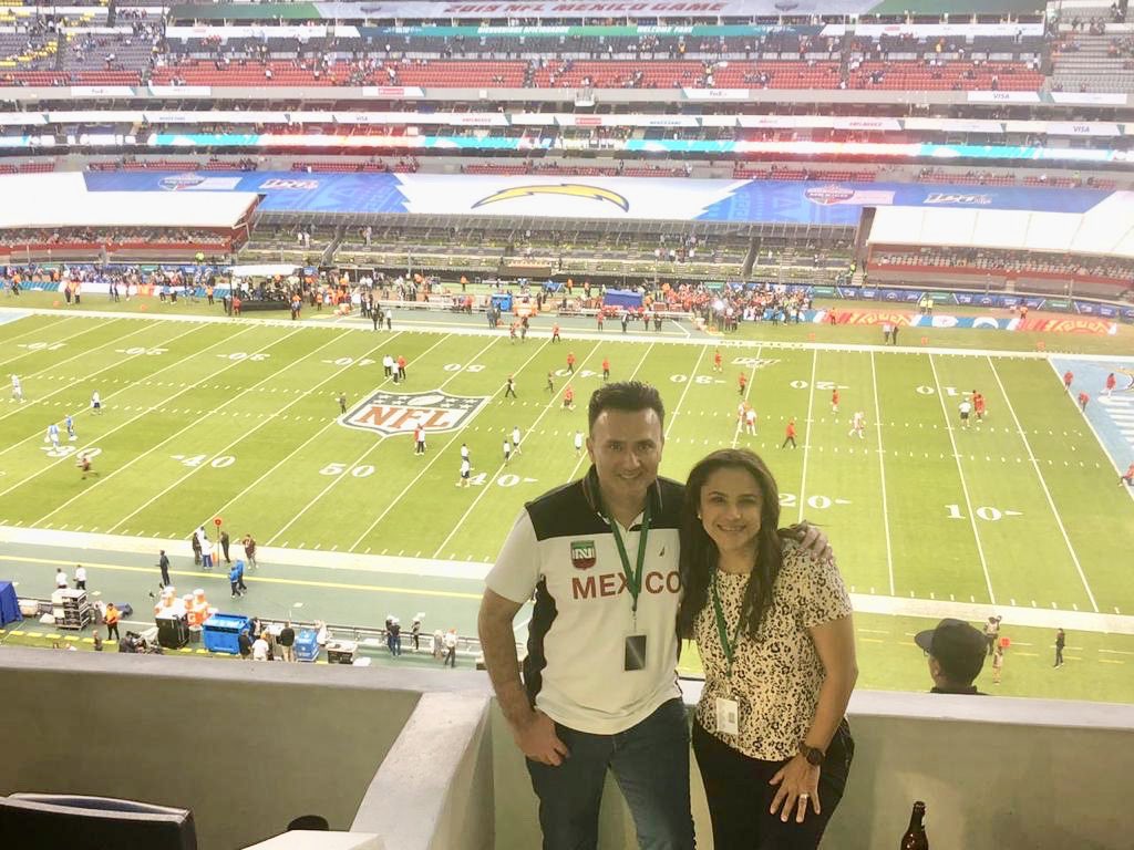 MatyMontejo's tweet photo. #nflmexico #azteca #meandmylove https://t.co/Y8Q4N1kWwc