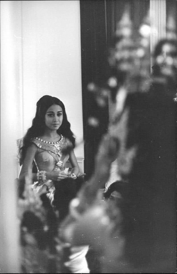 Phloeun's tweet image. May your soul rest in peace, Princess Norodom Buppha Devi. The last time we met, you told me: “The Royal Ballet doesn’t belong to me, Princess Buppha Devi, but it belongs to Cambodia and to all Cambodians.” 🙏🏻