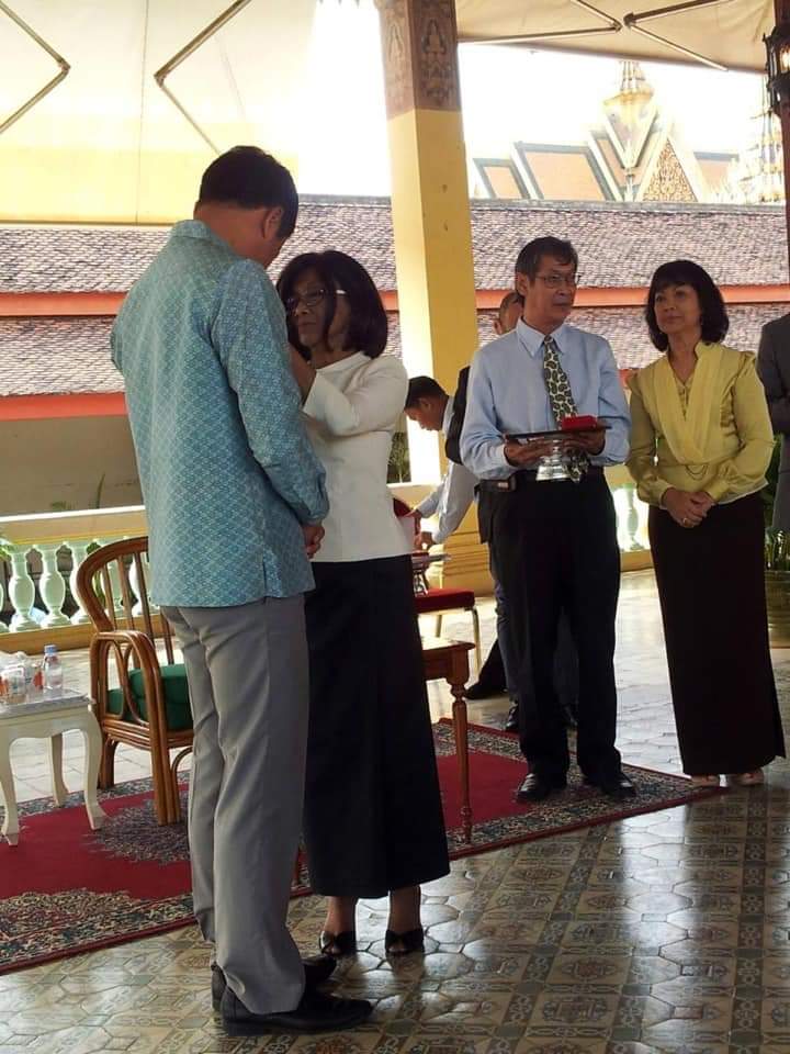 Phloeun's tweet image. May your soul rest in peace, Princess Norodom Buppha Devi. The last time we met, you told me: “The Royal Ballet doesn’t belong to me, Princess Buppha Devi, but it belongs to Cambodia and to all Cambodians.” 🙏🏻